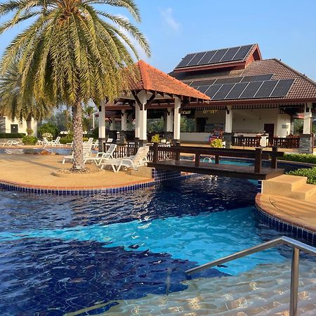Seabreeze Villa Rayong Exterior photo